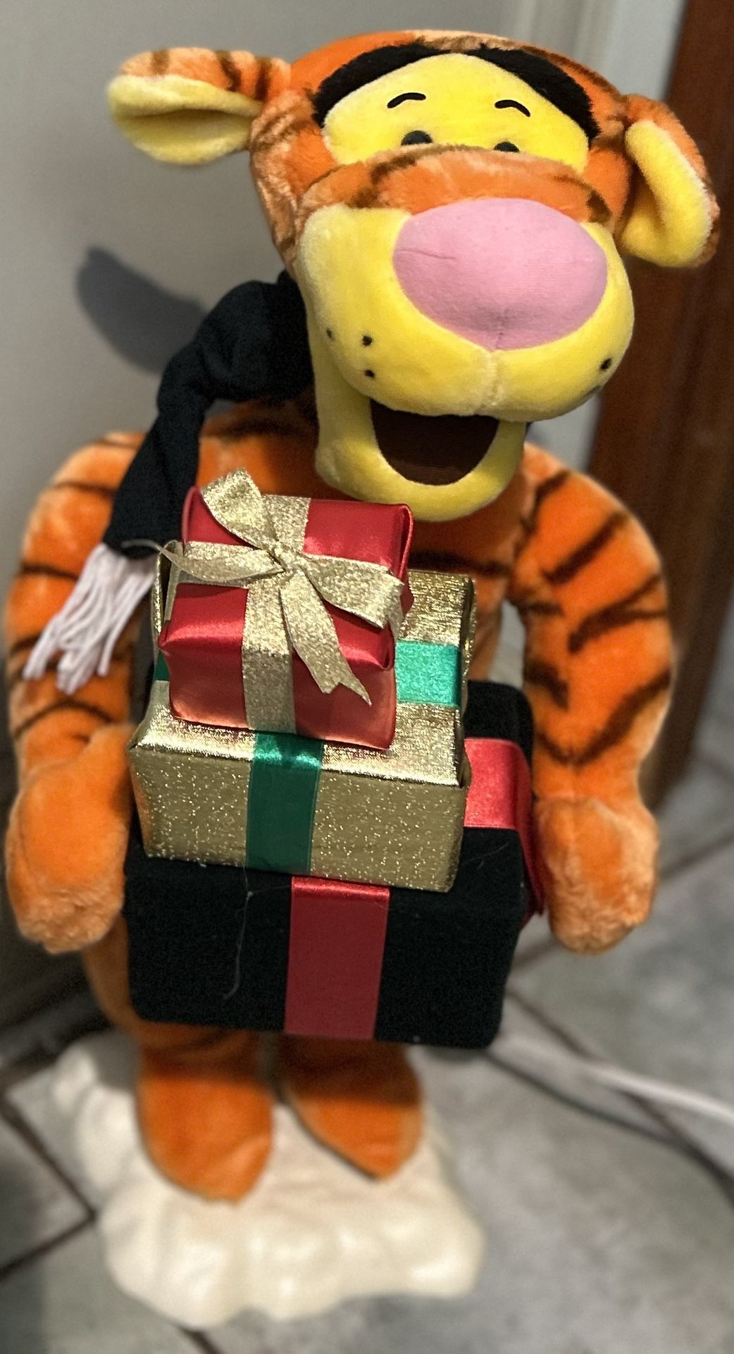 Vintage Disney Tigger Animated Christmas Figure