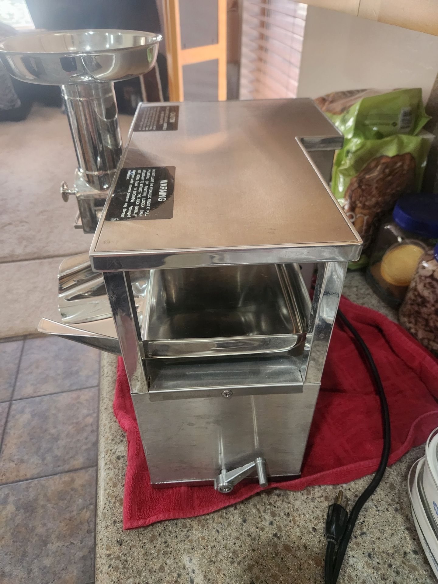 Norwalk 270 Juicer, image size:1440x1920