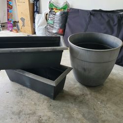 Outdoor Garden Pots & Watering Can