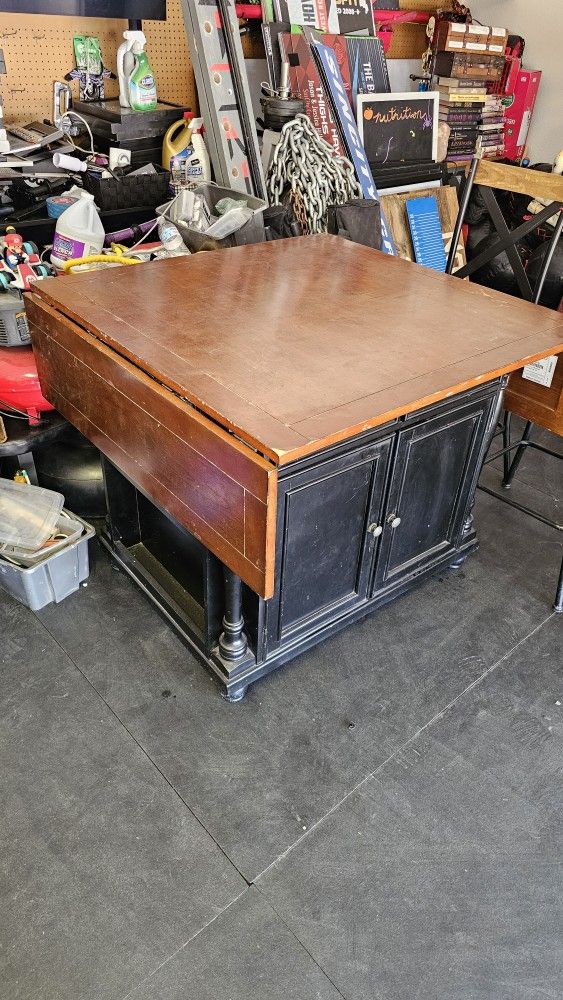 Kitchen ISLAND