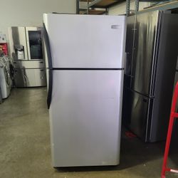 Fridgidaire Refrigerator