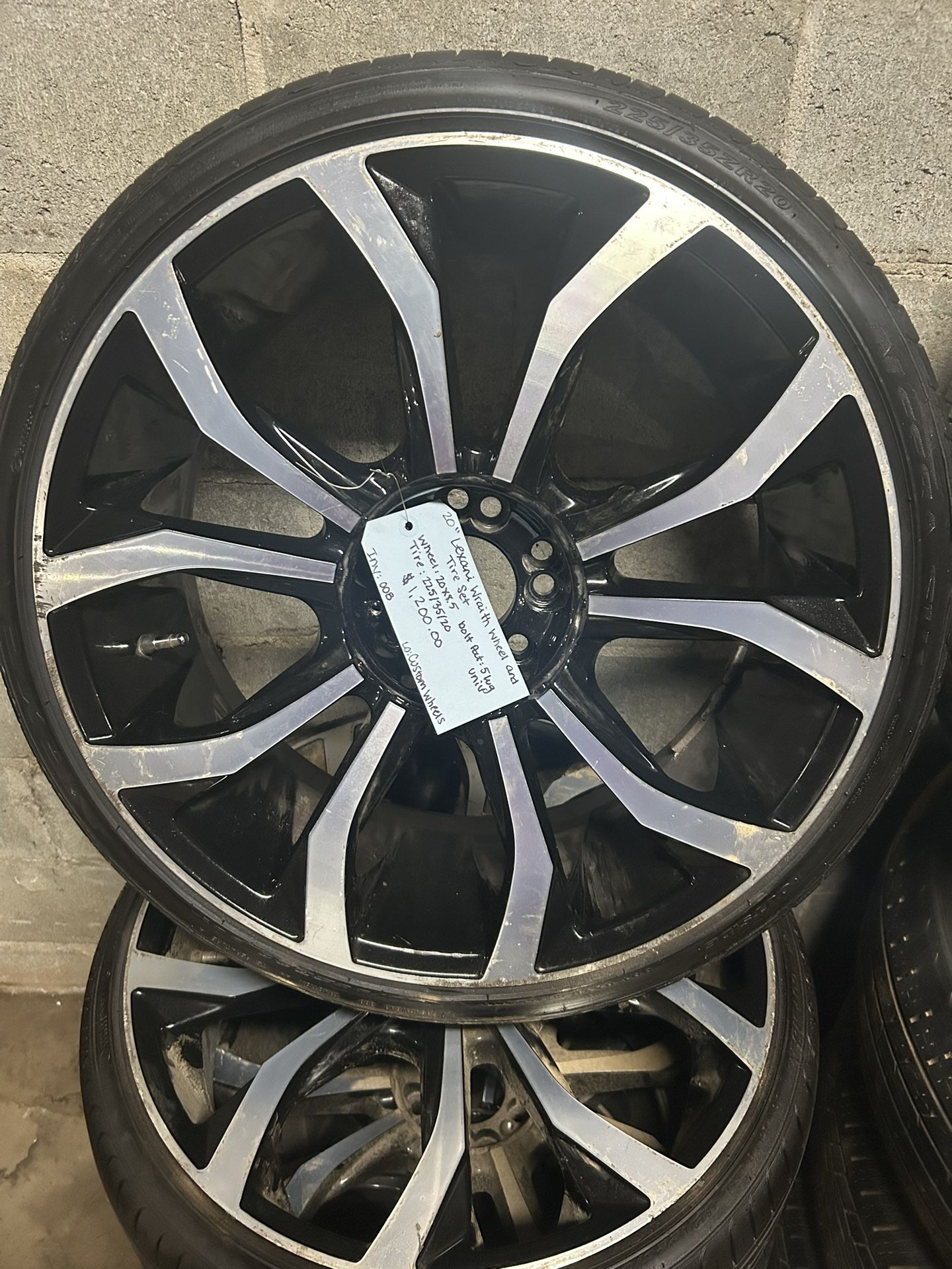 20” lexani wraith wheel and tire set 