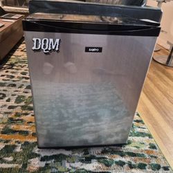 Mini Refrigerator 