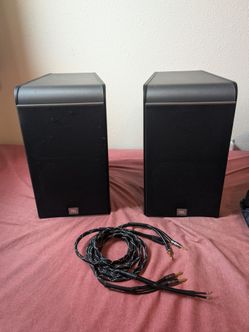 2x JBL ES30 Speakers w/ cables