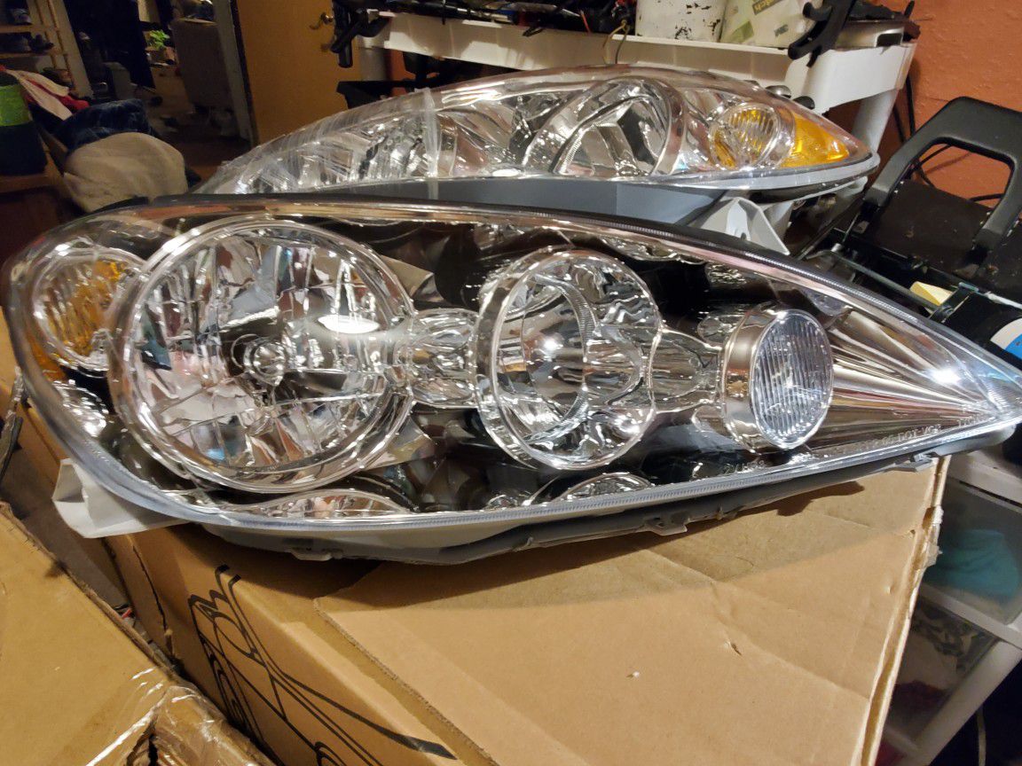 05-06 Toyota Camry headlights