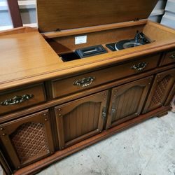 Magnavox Floor Model Stereo, 8-Track & Record Player • Model: PE6714