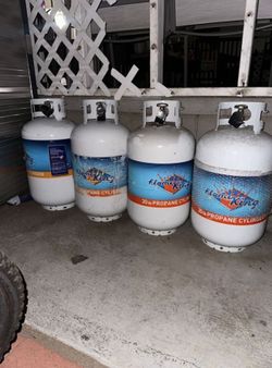 30 LB propane Tank (FULL) 