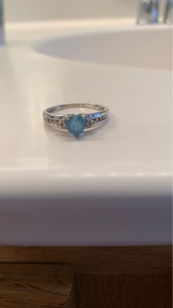 Silver aquamarine ring