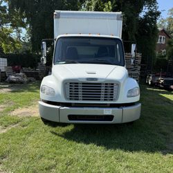 2018 Frightliner M2 Low Pro