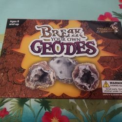 Break Your Own Geodes Treasure Adventure Kit
