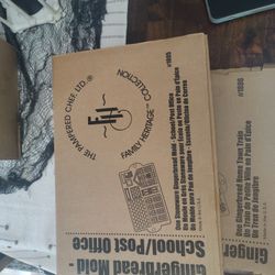 Pampered Chef Family Heritage Collection Gingerbread Train School / Post Office Stone Mold