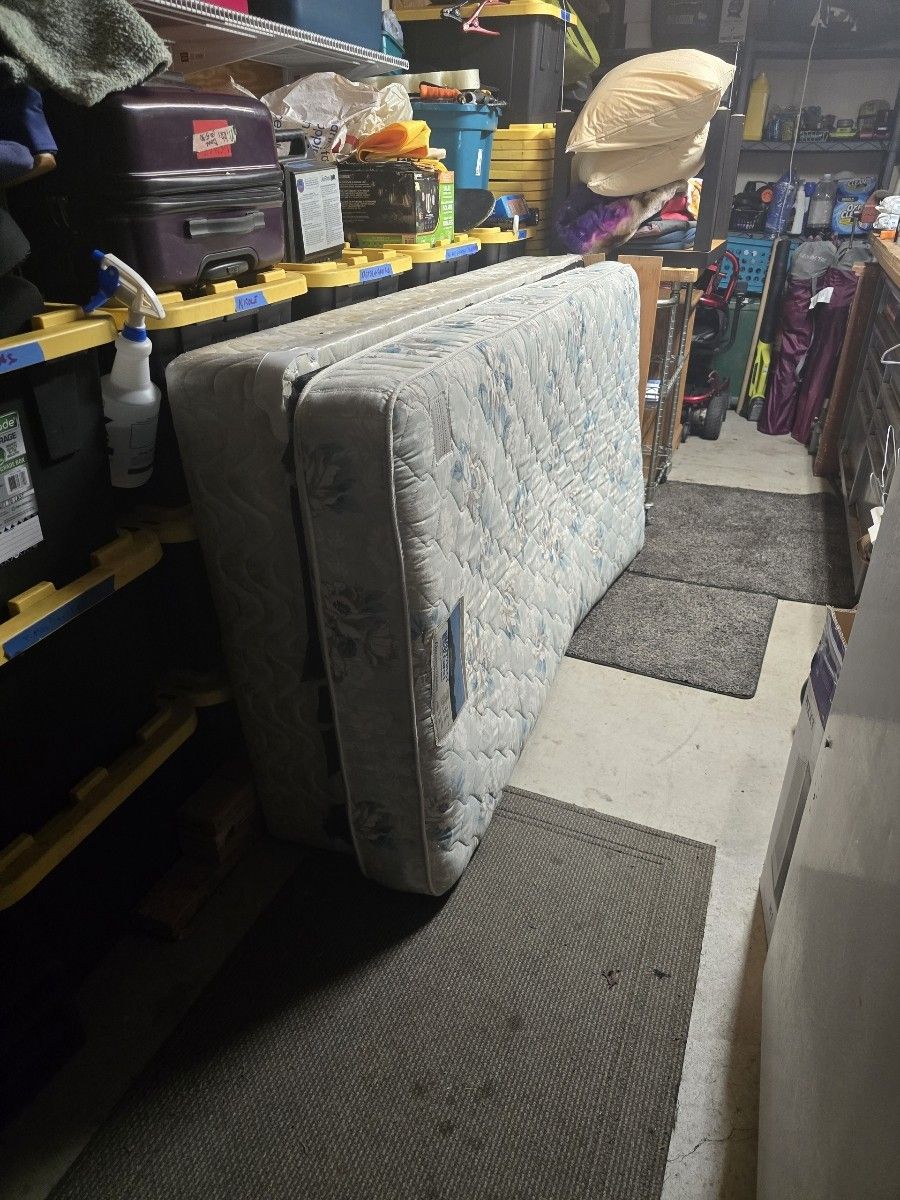 Twin Mattress Set