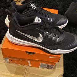 Men’s Nike’s brand new never been worn in size 10