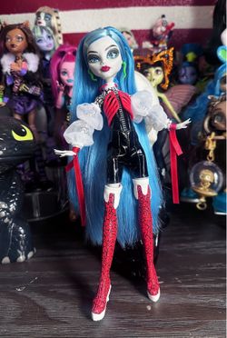 Monster High 💎 Ghouluxe Ghoulia Yelps Skullector 🧠 Complete Doll Only