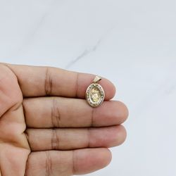 10k gold pendant our lady of San Juan de los lagos Virgen tiny  ❤️ Dije Pequeñito Oro 