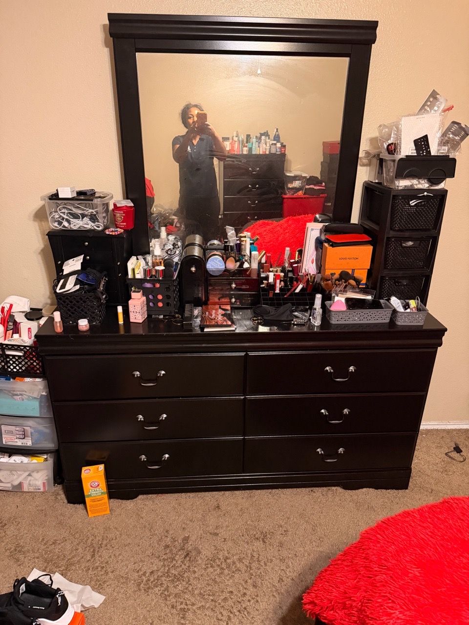 Visual Mirror Black 6-Drawer Dresser with Mirror for Sale in San Antonio, TX - OfferUp