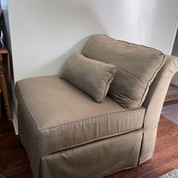 La-Z-Boy Cushioned Fabric Chair-Olive Green 