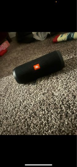 JBL flip 4 speaker