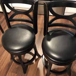 2 Swivel Bar Stools (black)
