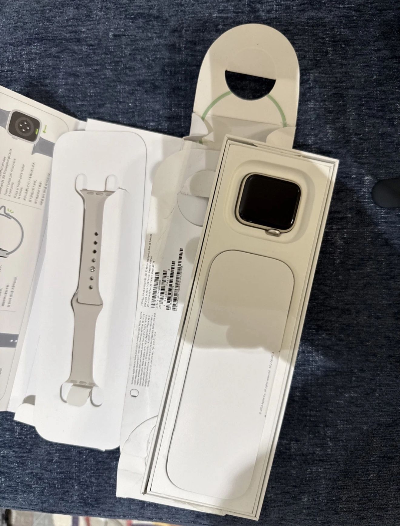 Apple Watch SE (2nd Generation) 40mm Starlight Aluminum Case (GPS + Cellular)