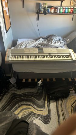 Yamaha DGX-505 Keyboard