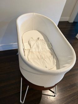 Practically New SNOO Baby Bassinet With Sheets And Accessories