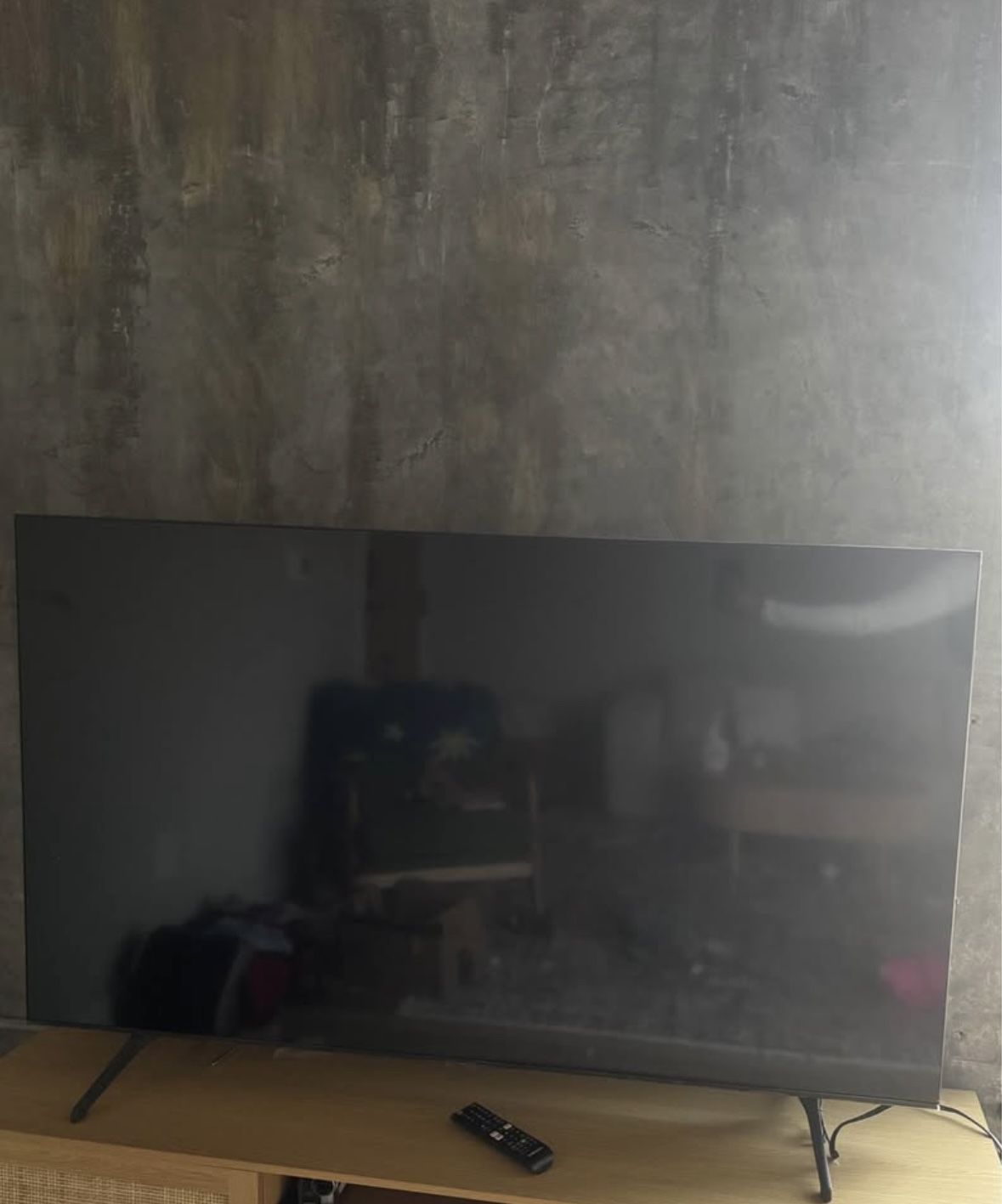 Samsung 60" 4K TV (Broken Screen - For Parts Only)