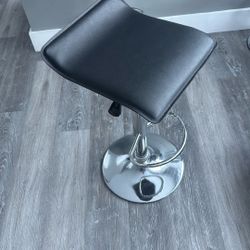 Bar Stool 2 Chairs 