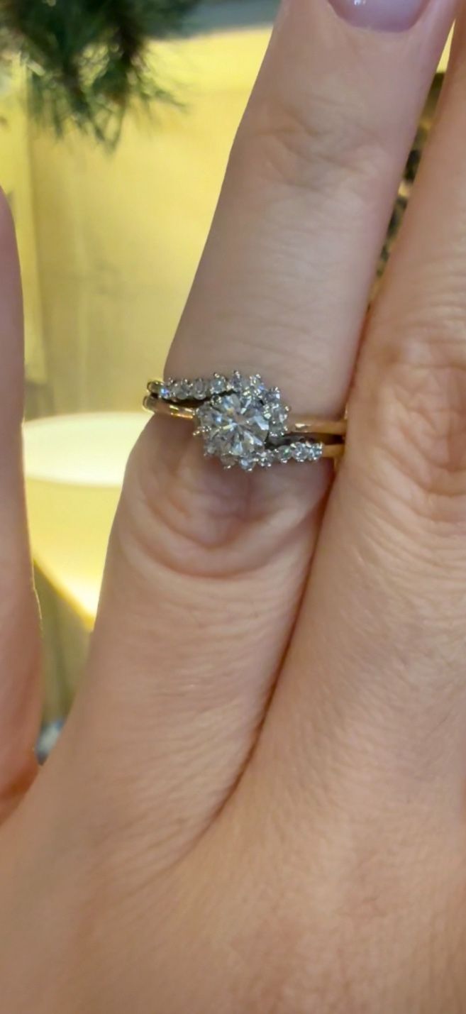 14K Gold Natural Diamonds Ring