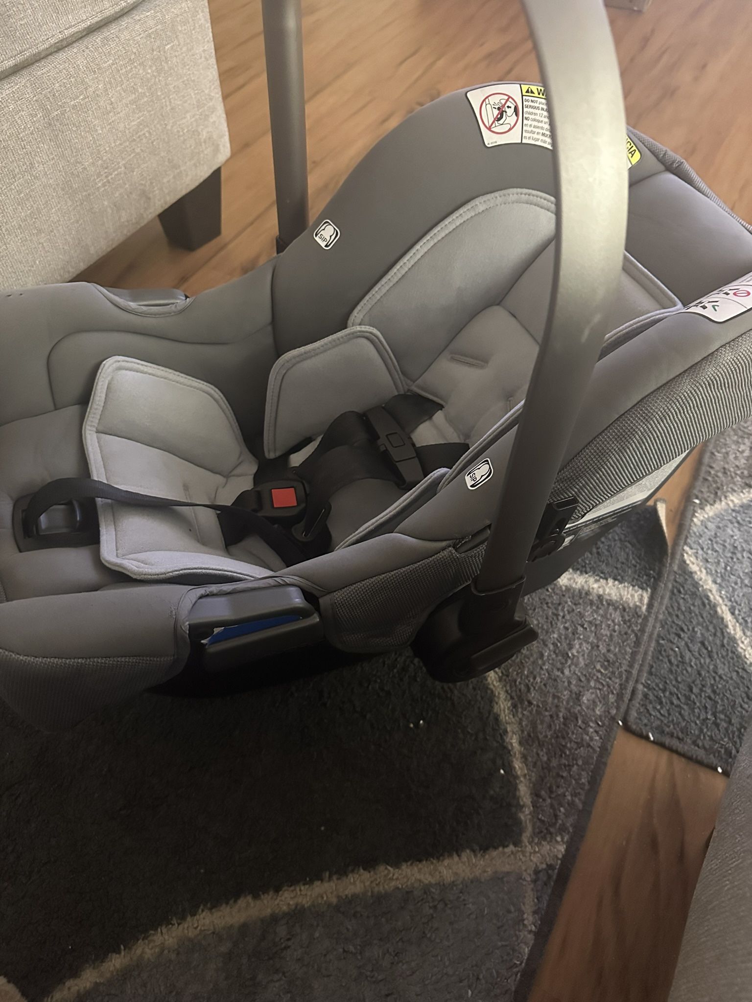 Nuna Car seat 