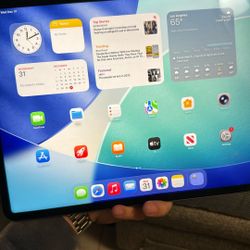 iPad Pro with Keyboard Case & Apple Pen