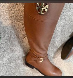 Brown boots Tory Burch