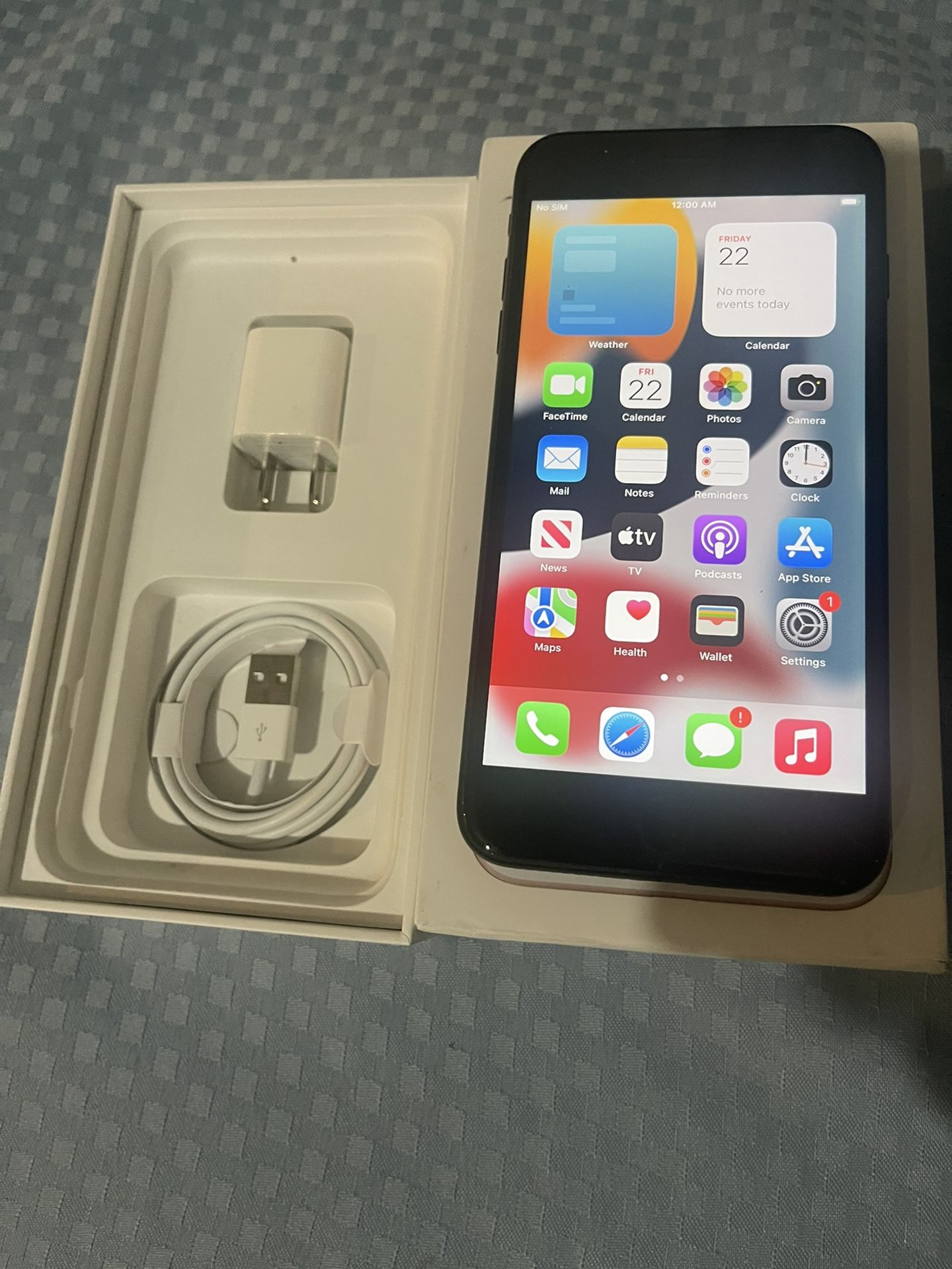 iPhones 7 Plus 128g Factory Unlock Like New