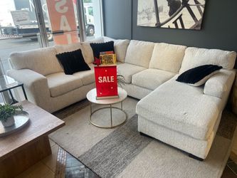 Light Fabric Sectional Sofa with Chaise