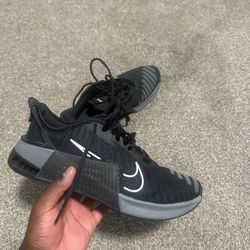 Nike Metcon 9 – Black/Gray – Size 9 (Like New Training Shoes)
