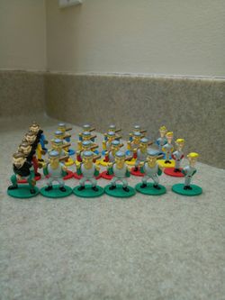 24 Small Plastic Baseball Men