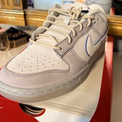 Nike Dunk low Sz 9
