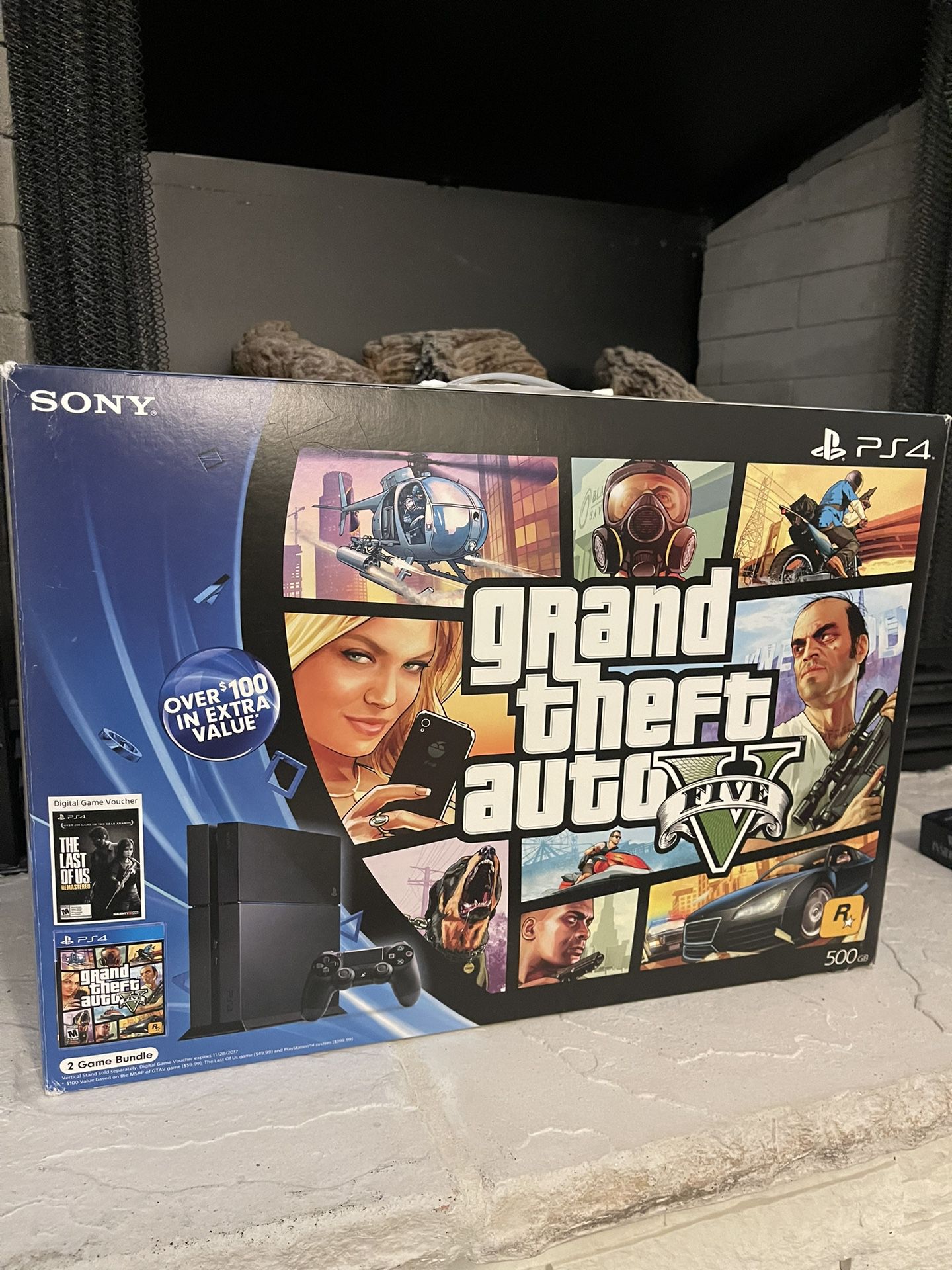 PS4 with GTA V disc 