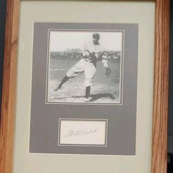 Stan Coveleski Autographed cut with photo. Beckett Certified