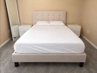 Twin bed with mattress in great condition - no pet and non smoking