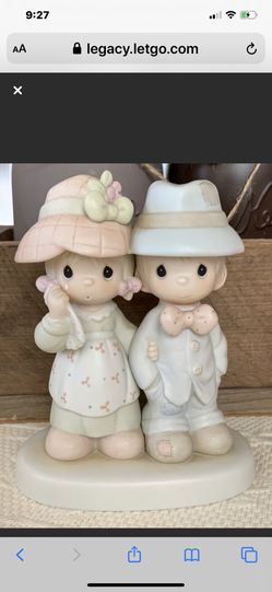 Precious Moment Porcelain 1986 “God Bless Our” FamilyFigurine