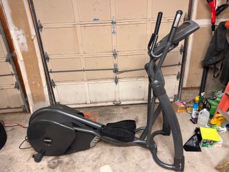 Smooth Fitness CE 3.2 Elliptical Trainer | Excellent Condition | Fully Functional