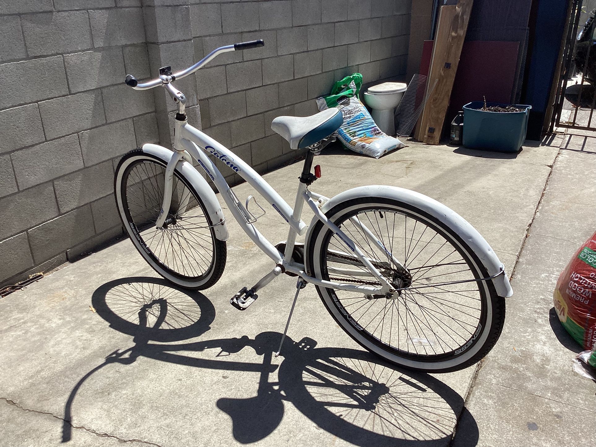 29” Beach Cruiser Genisis Bike For Womens Good Condition Tires And Tubes Is News All The Bike Is Original $145