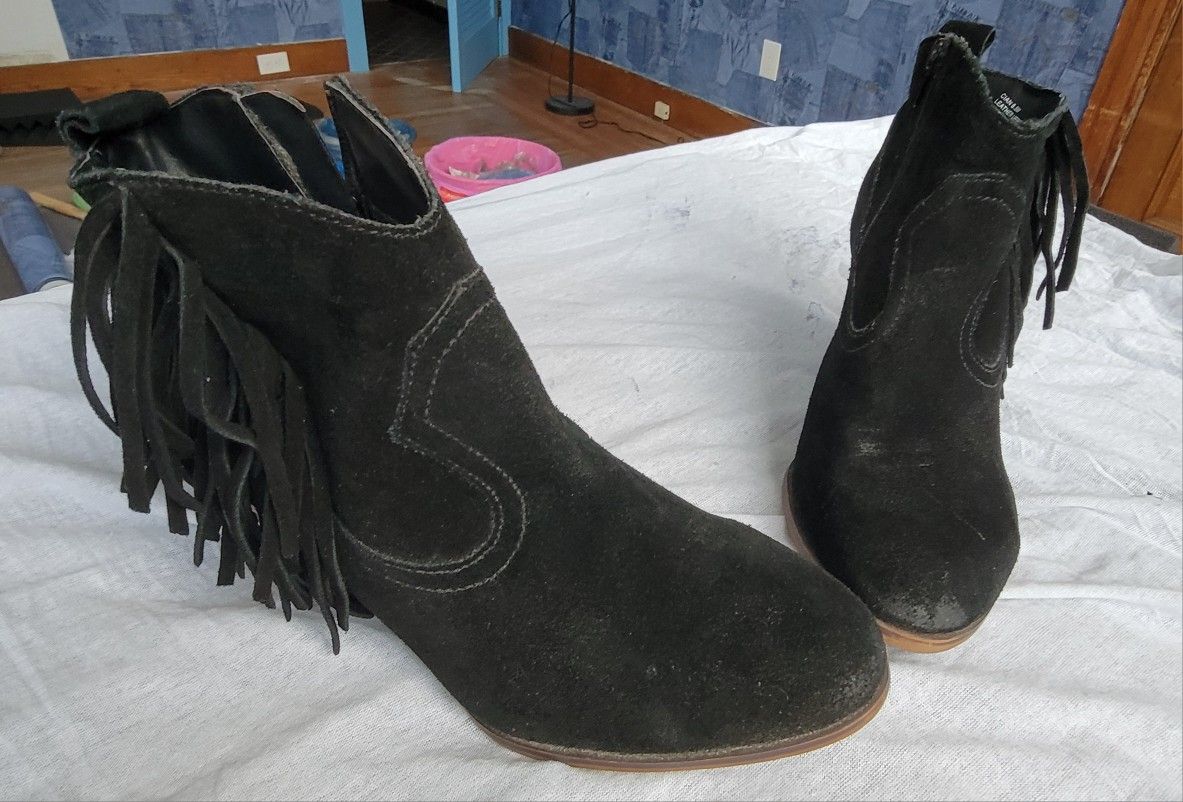 Women's Steve Madden Shoes/Heels - Size 8.5 Black Suede