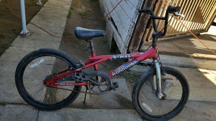 Vendo una bicicleta en buenas condiciones no más les falta las cámaras