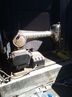 1(contact info removed) Antique Singer Sewing Machine