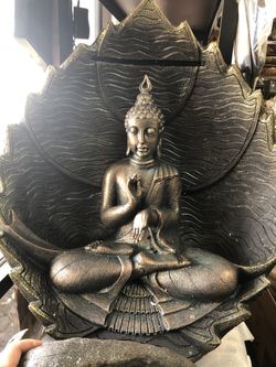 Beautiful Large fountain 32 inches tall for outside