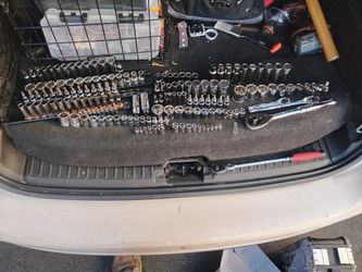 New Husky Complete socket and ratchet set