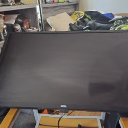 32"  ONN.  ROKU  TV
