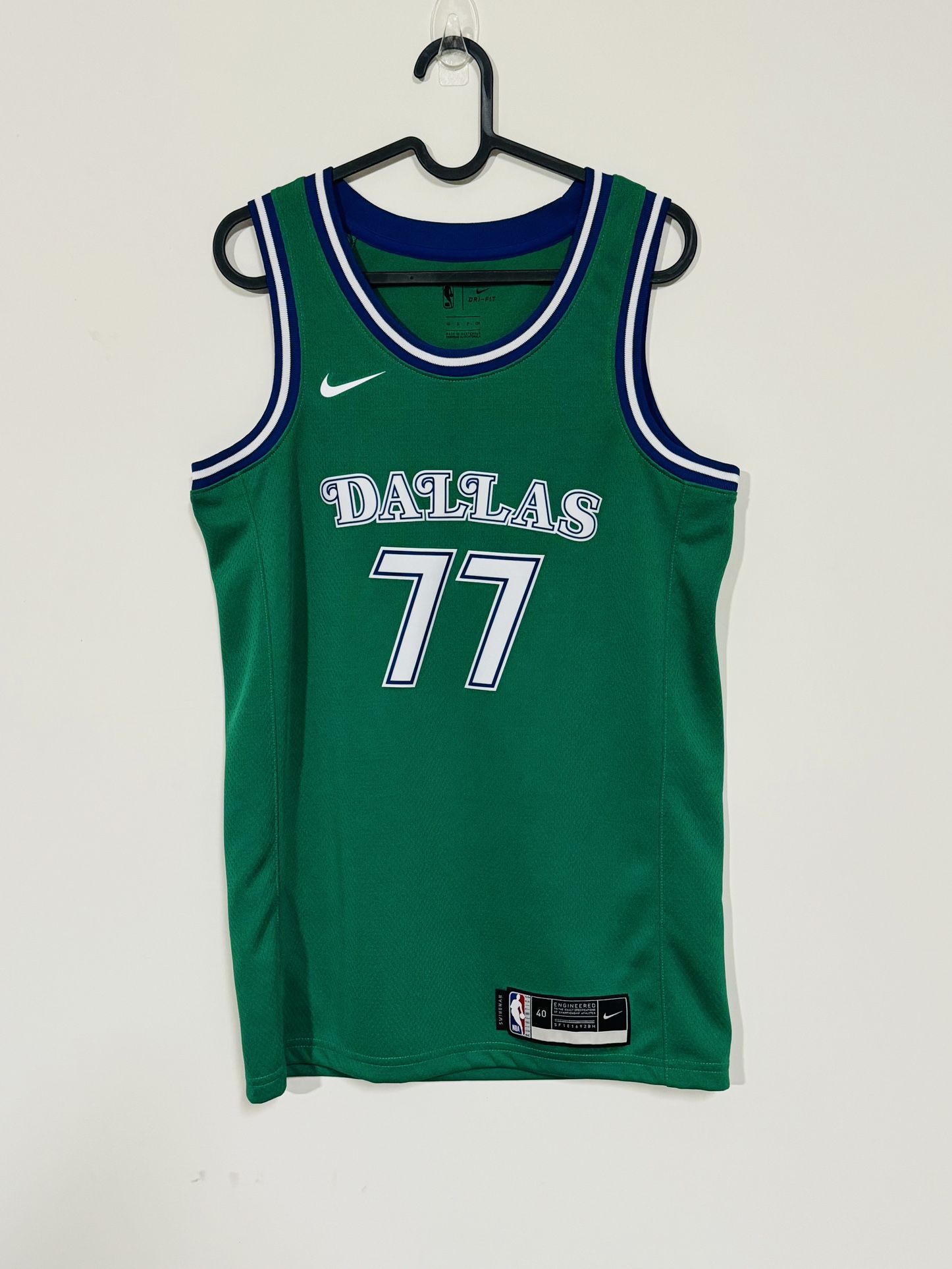 Dallas Mavericks Luka Doncic Men’s Basketball Jersey Size S